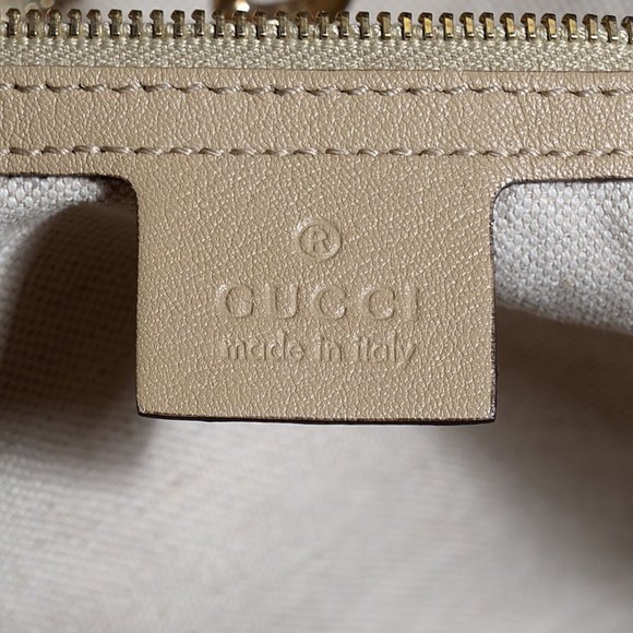 GUCCI Supreme Monogram Medium  Tote Beige - Picture 4 of 11